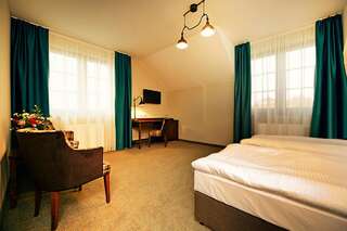 Отель Hotel Biesiada Люблин Двухместный номер с 2 отдельными кроватями-2